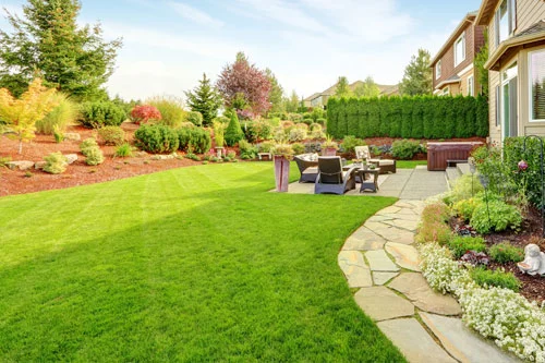 Gresham backyard with professionally mowed lawn and maintenance.
